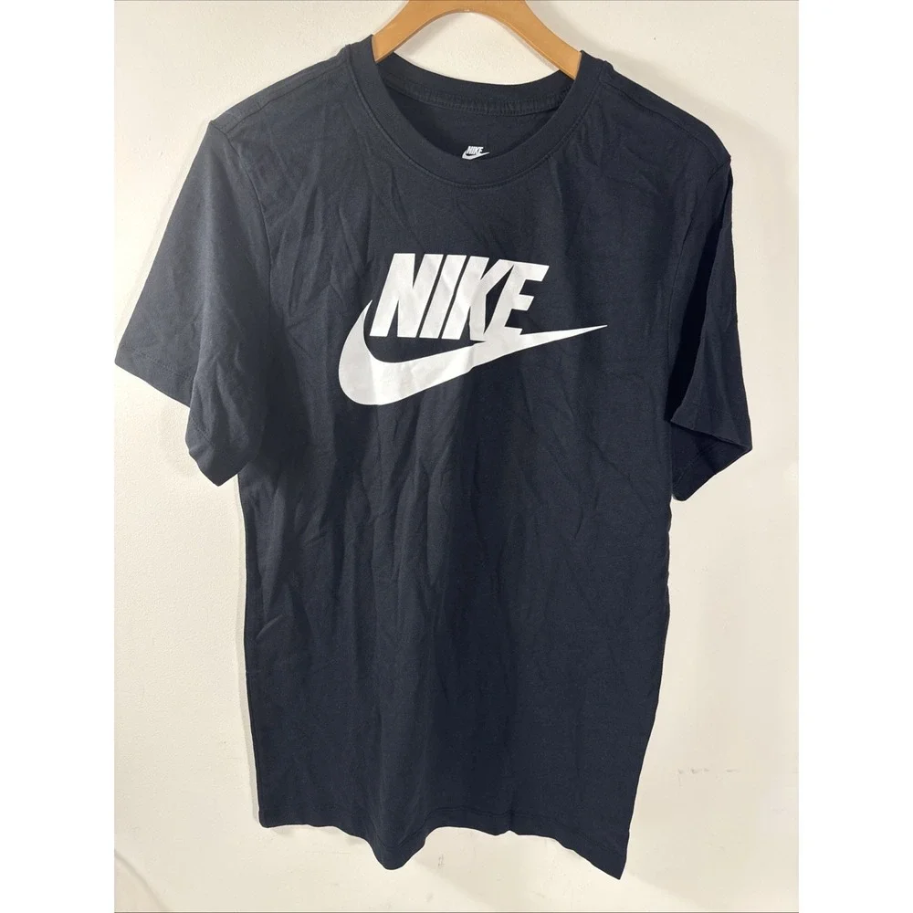 New Nike T-Shirt Size Small